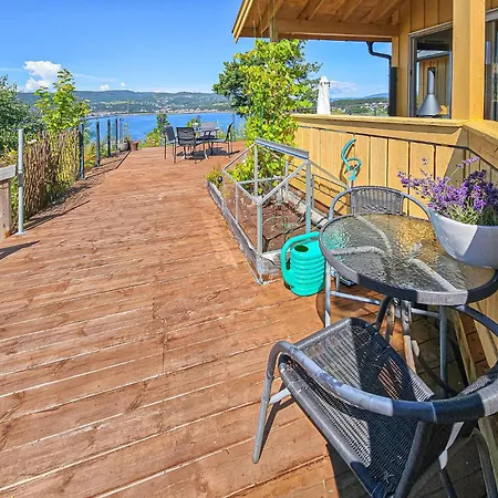 Lovely In Klokkarstua *