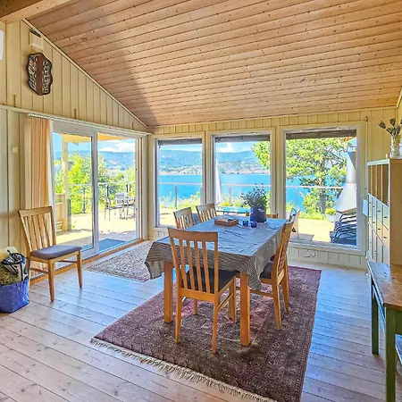 Lovely In Klokkarstua بيت للعطل