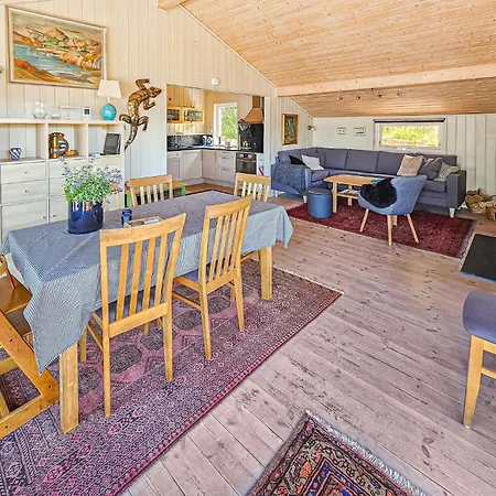 Lovely In Klokkarstua *