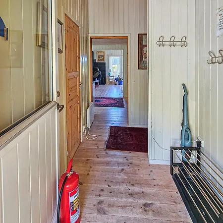 Lovely In Klokkarstua *