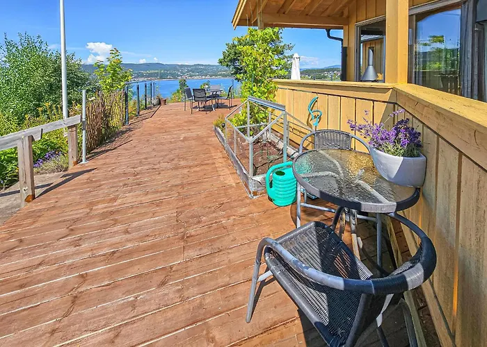 Lovely In Klokkarstua *