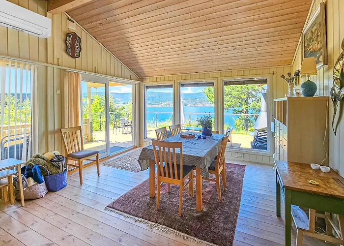 Lovely In Klokkarstua 度假居