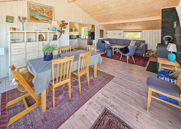 Lovely In Klokkarstua *