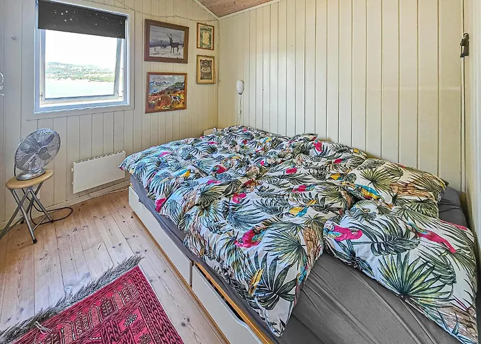 Lovely In Klokkarstua 度假居 *