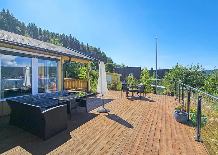 Lovely In Klokkarstua 度假居 *